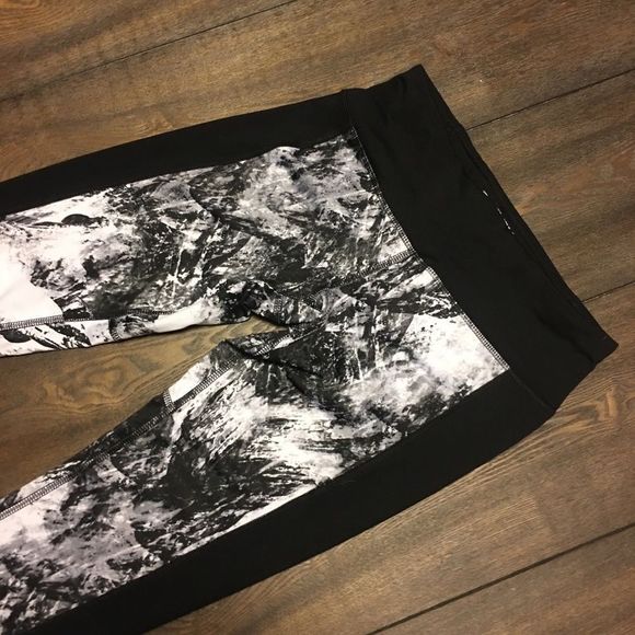 Yoga Pants - Picture 4 of 7